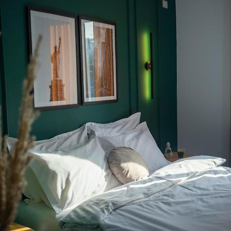 Blloku Area Modern App - The Nest Apartman Tirana Kültér fotó