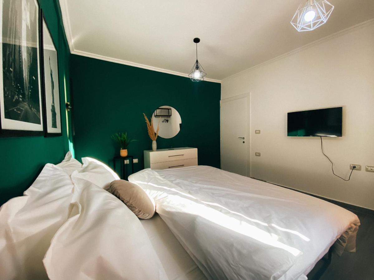 Blloku Area Modern App - The Nest Apartman Tirana Kültér fotó