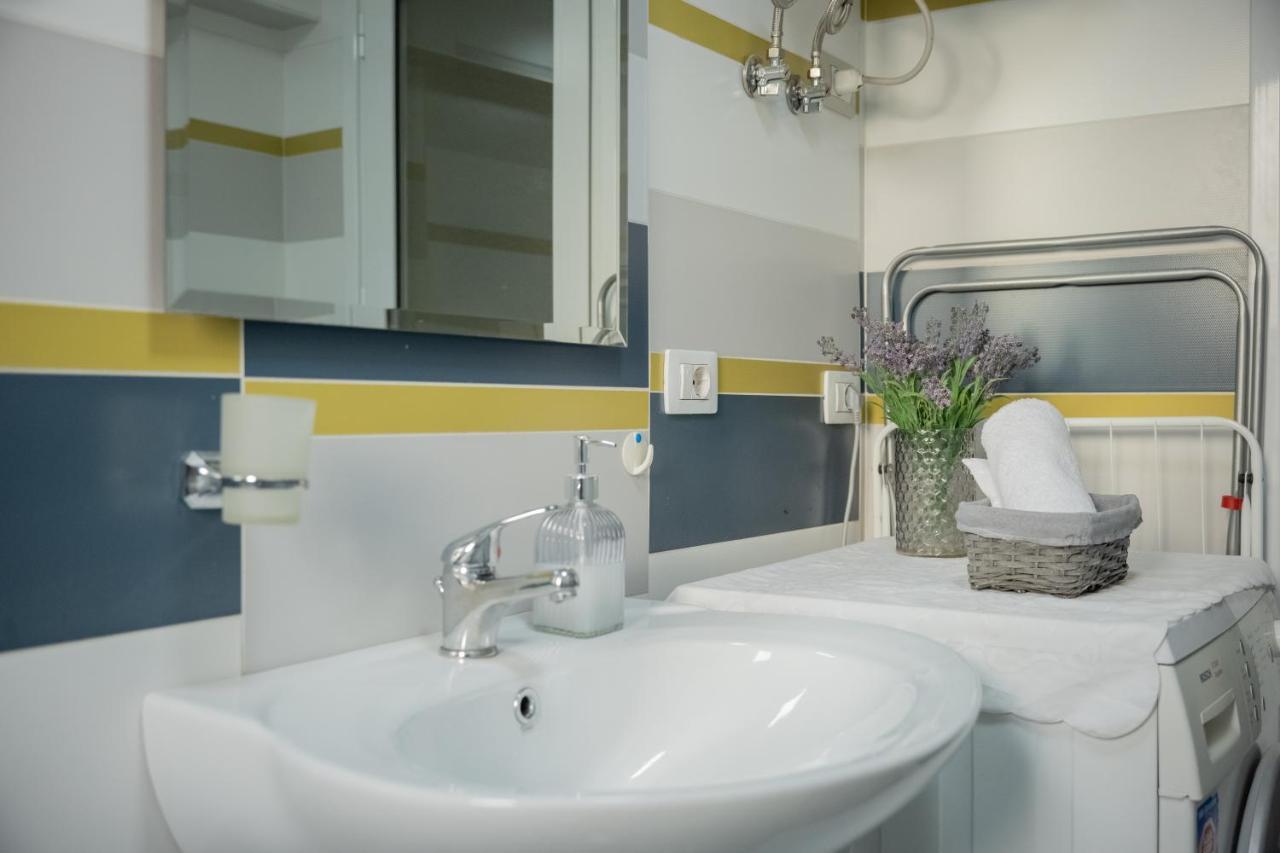 Blloku Area Modern App - The Nest Apartman Tirana Kültér fotó